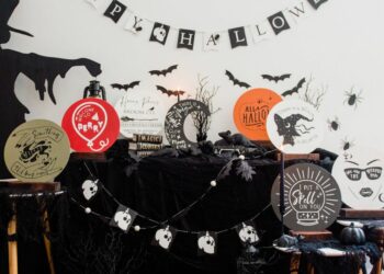 32 DIY Halloween Garland Ideas To Add Some Fright And Delight To Your Home