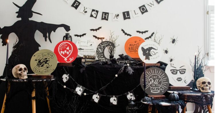 32 DIY Halloween Garland Ideas To Add Some Fright And Delight To Your Home