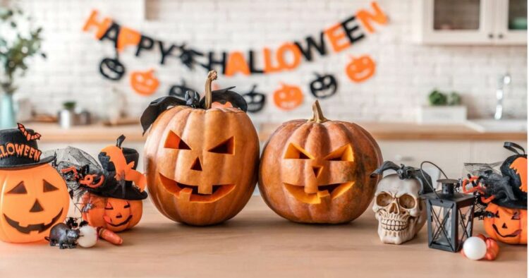 30 Halloween Pumpkin Decorating Ideas That Are Easy And Affordable