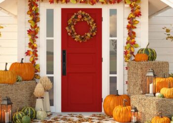 30 Fall Front Entry Decorating Ideas To Welcome The Season In Style