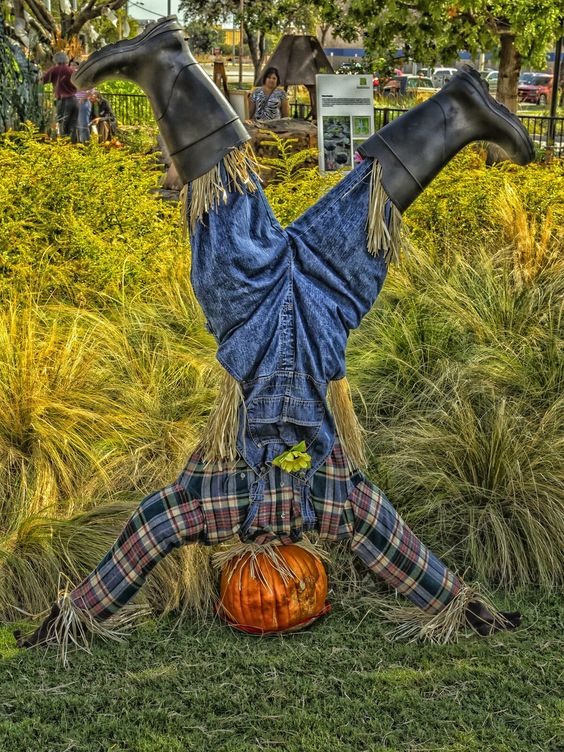 Pumpkin Scarecrow 