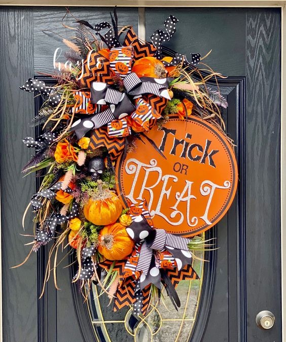 Tric or Treat Wreath