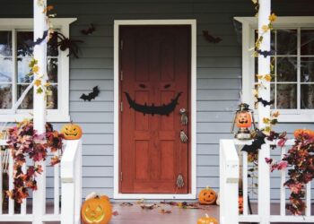30 Halloween Front Door Ideas That Will Haunt Your Dreams 30 Halloween Front Door Ideas That Will Haunt Your Dreams
