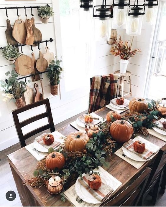 30 Thanksgiving Table Decor Ideas That You Can Make In A Snap