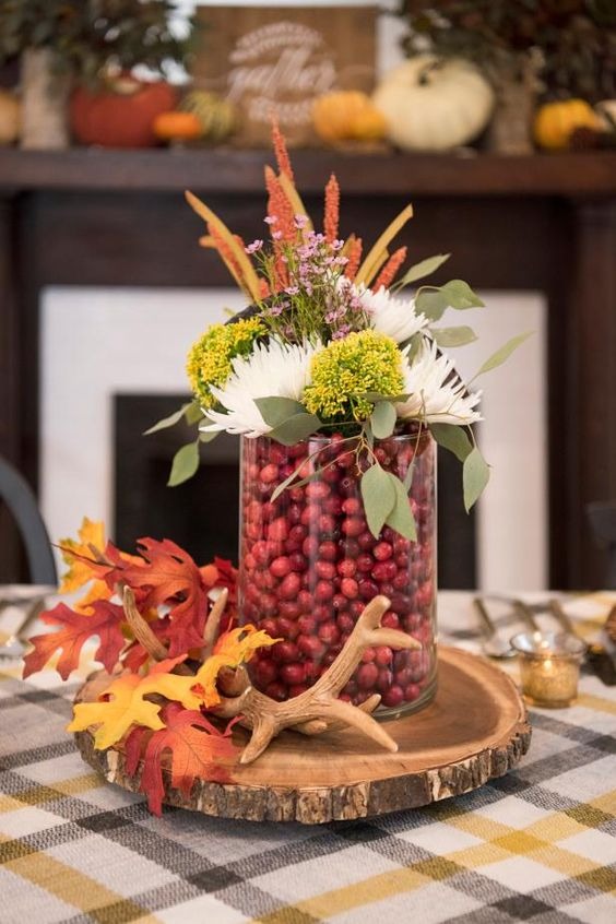 30 Thanksgiving Table Decor Ideas That You Can Make In A Snap
