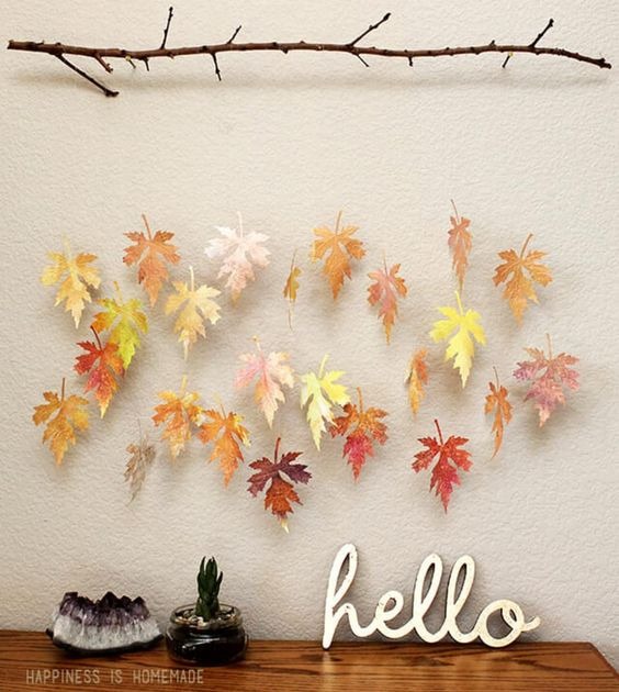 30 Stunning Fall Leaf Decoration Ideas For Your Mantel, Table, And More