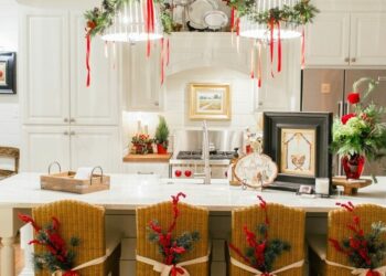 30 Amazing Christmas Kitchen Decor Ideas To Add Some Holiday Cheer