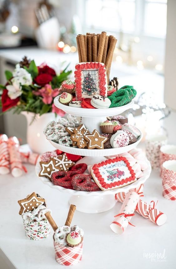 Tiered Christmas Cookie Tray Centerpiece