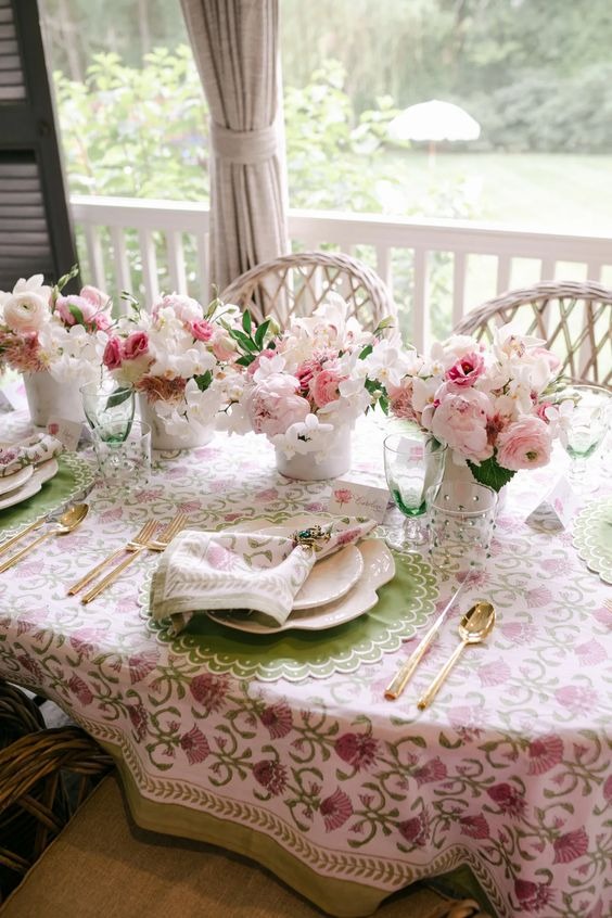 50 Simple And Sweet Spring Centerpiece Ideas For Your Table