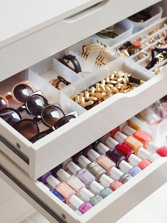 Keep Accessories In Drawers