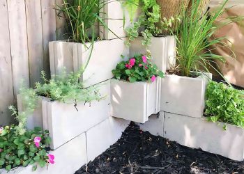 Ideas for Cinder Blocks in DIY Outdoor Decorations