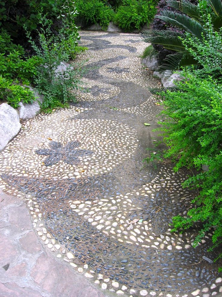 Pebble Stone Mosaic Moon & Stars Path Walkway