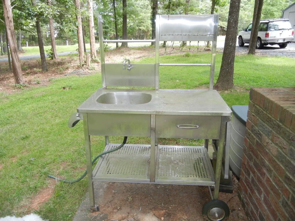 Portable Sink on Wheels