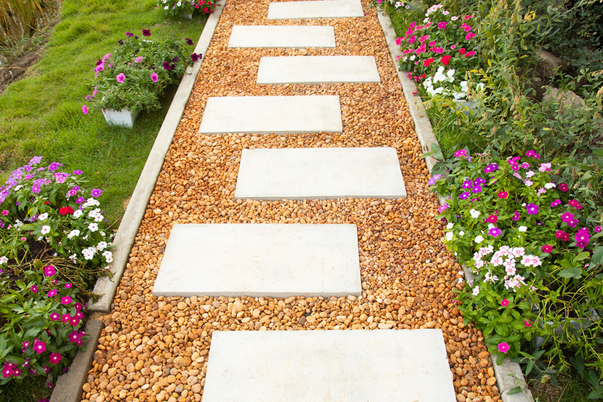 Colorful Gravel Walkway Ideas