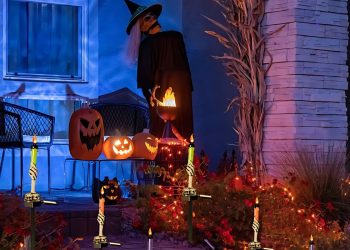 18 Spine-Chilling Halloween Pathway Decor Ideas to Thrill Your Guests