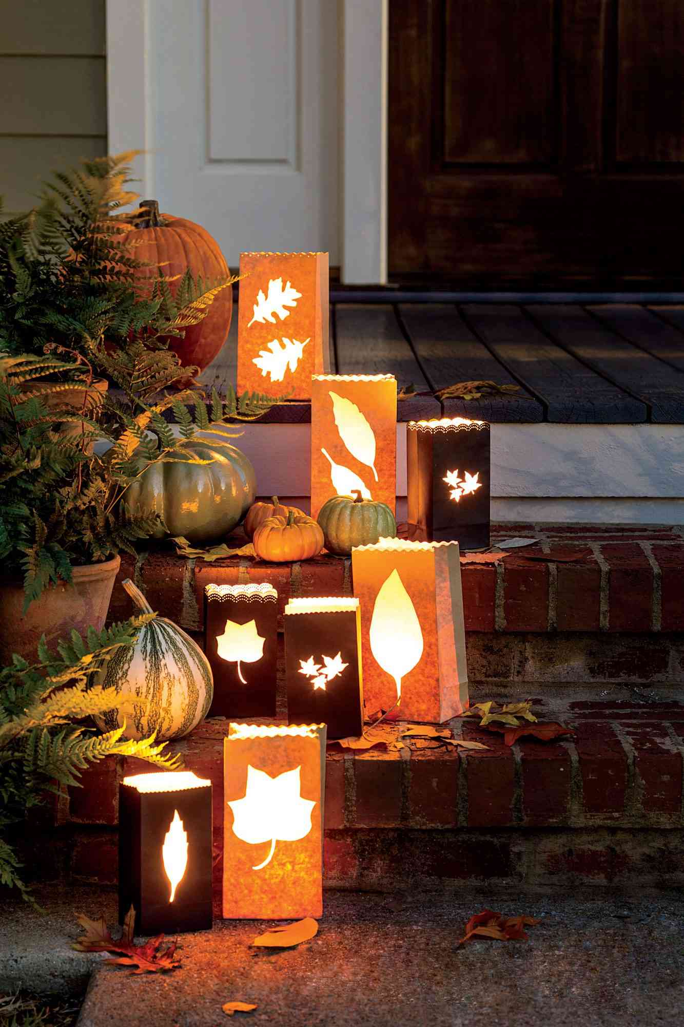 Enchanting Leaf Lanterns for Glowing Autumn Steps