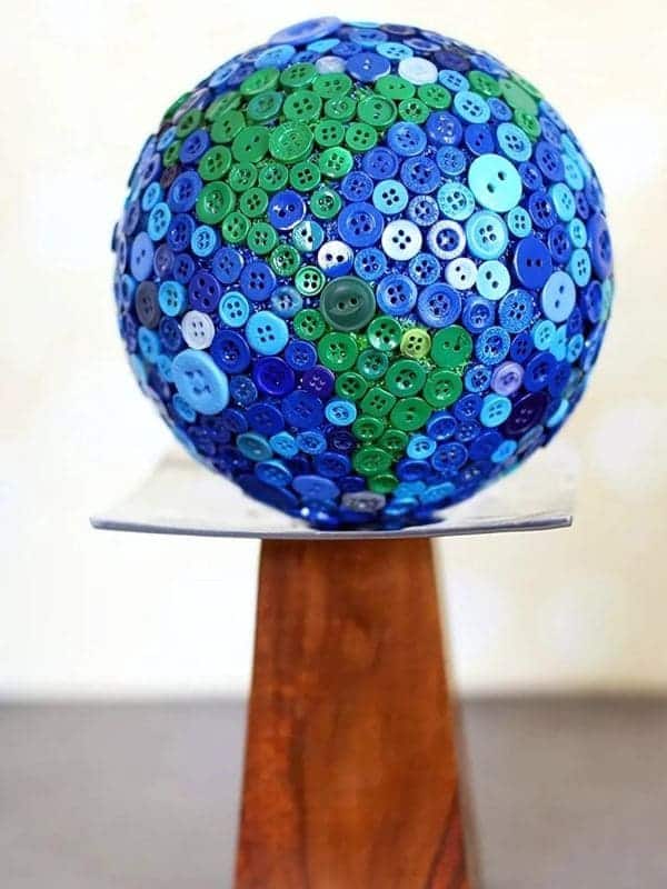 Creative Button Globe