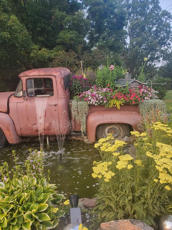 Vintage Truck Garden Fountain