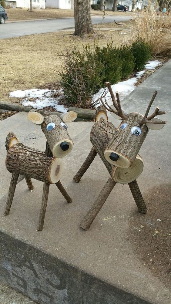 Charming Wooden Reindeer Decor