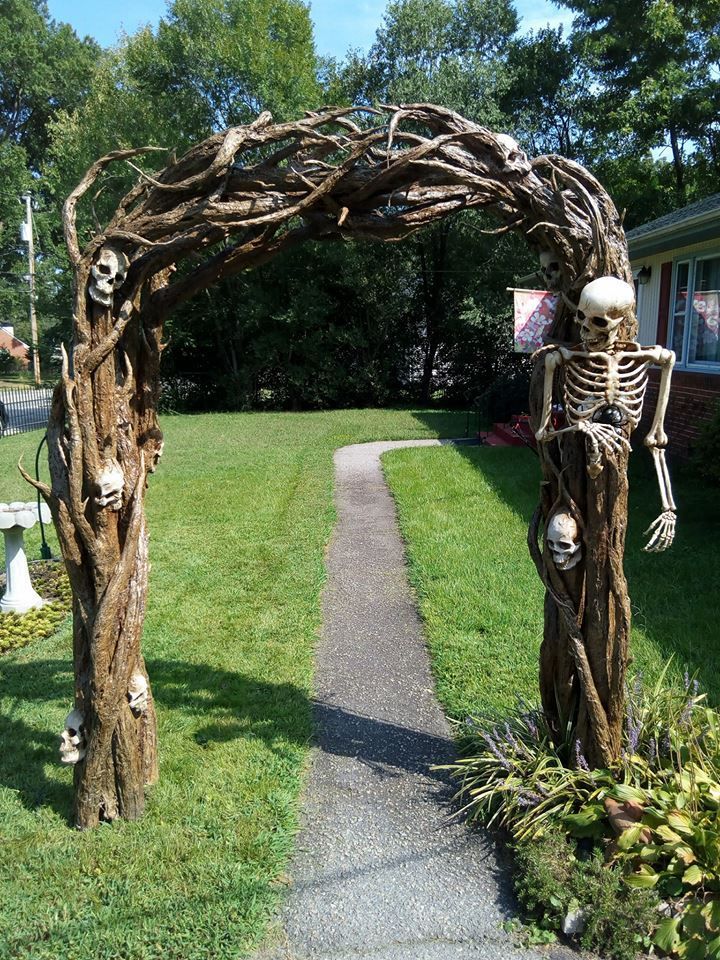 Twisted Skeleton Archway