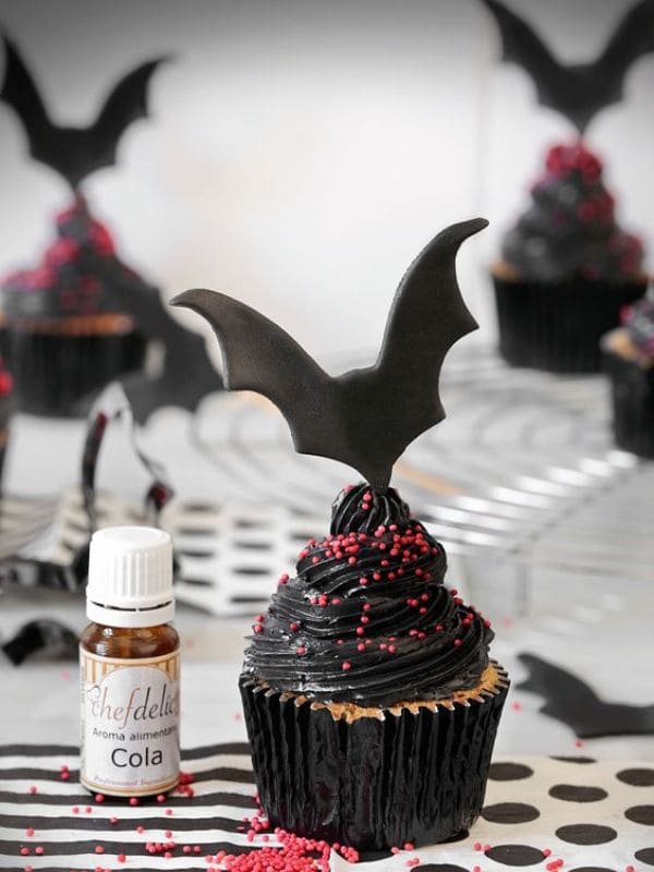 Bold Black Bat-Themed Halloween Cupcakes