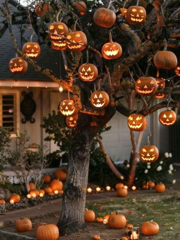 Glowing Jack-O'-Lantern Halloween Tree