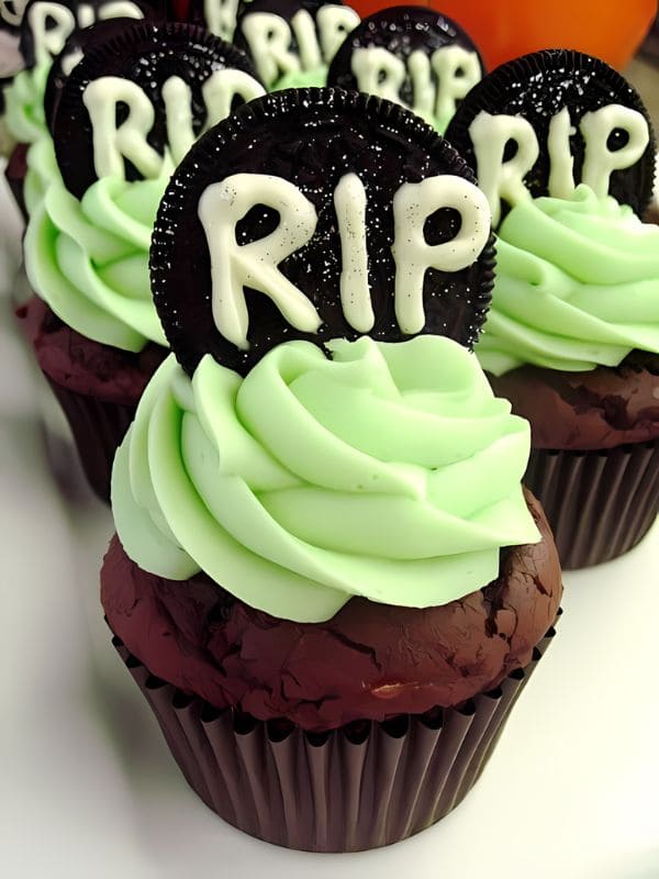 Graveyard-Inspired Mint Chocolate RIP Cupcakes