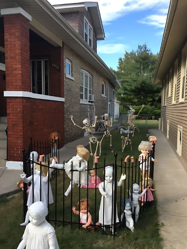 Haunted Doll Fence for an Unnerving Halloween Display