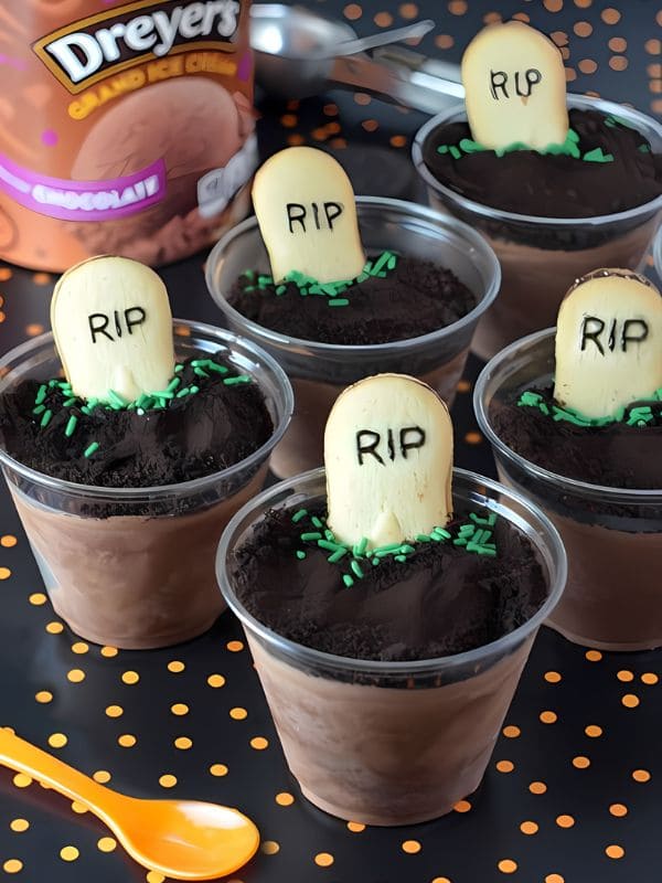 Rest in Peace Graveyard Chocolate Cupcakes