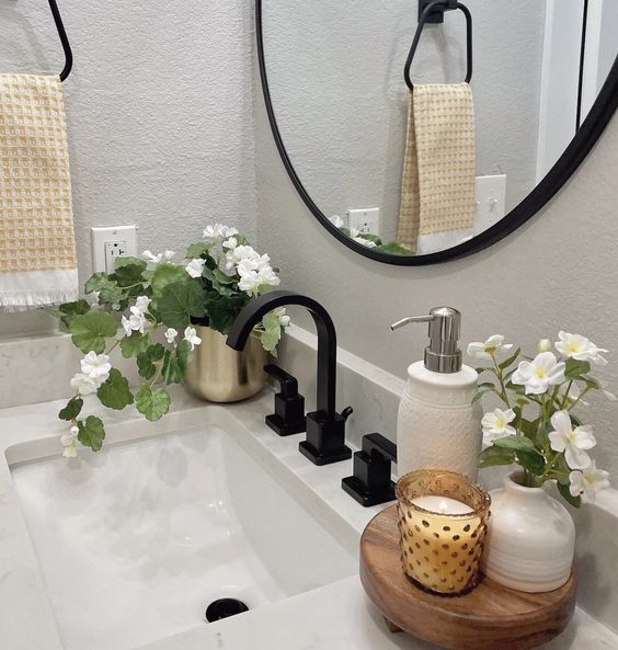 Fresh Floral Bathroom Sanctuary