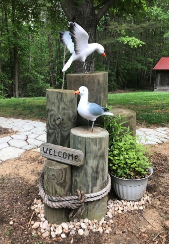 Nautical Tree Trunk Welcome