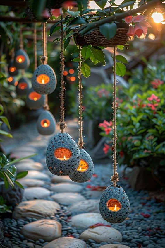 Glowstone Hanging Lanterns Charm