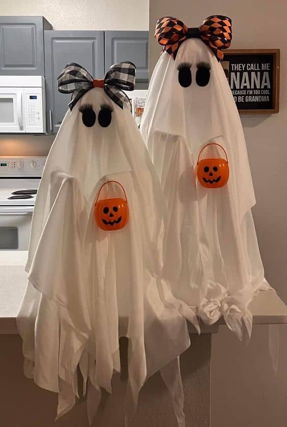 Adorable Bow-Wearing Ghosts