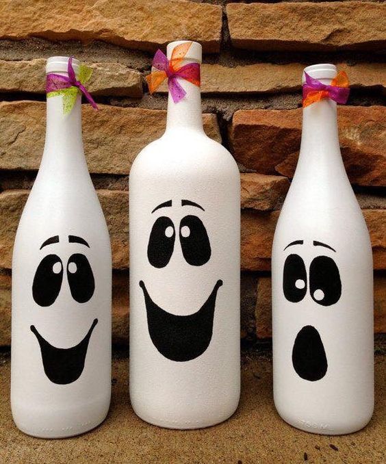 Cheerful Ghost Bottle Décor