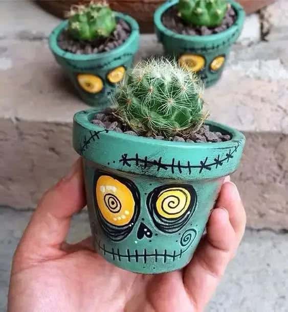 Spooky Zombie Face Pot