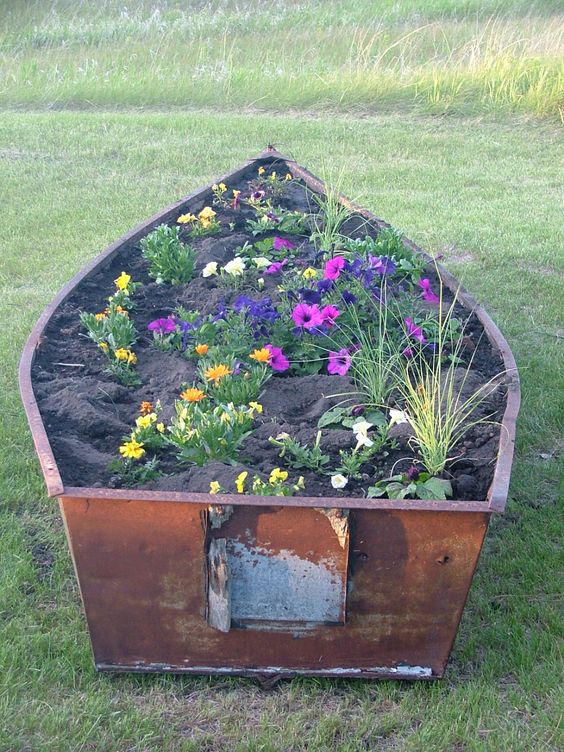 Vintage Boat Flower Bed