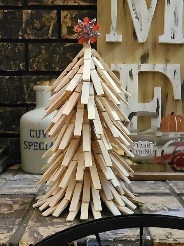 Charming Wooden Clothespin Christmas Tree