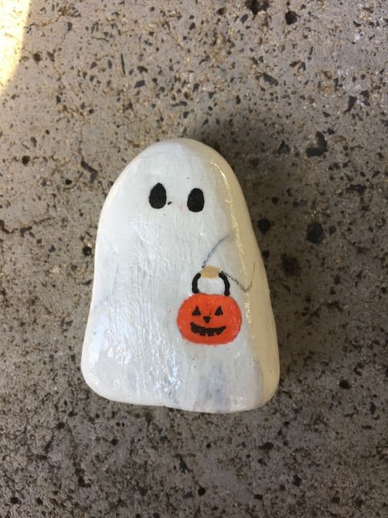 Trick-or-Treat Ghost Rock