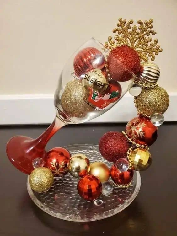 Floating Ornament Wine Glass