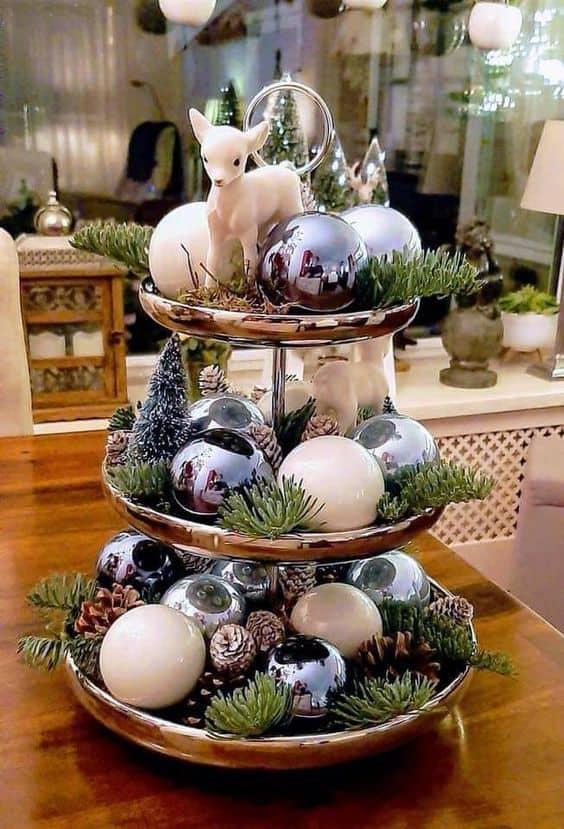 Elegant Tiered Bauble Display