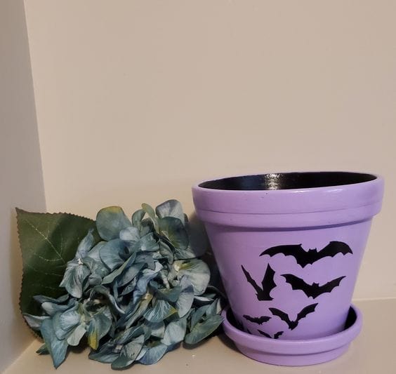 Enchanted Bat Flight Pot