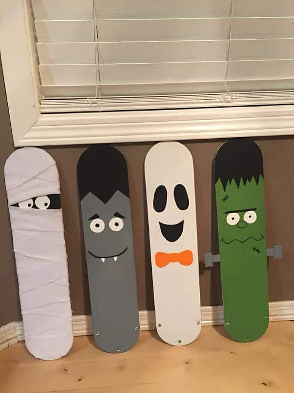 Spooky Character Stick Decorations