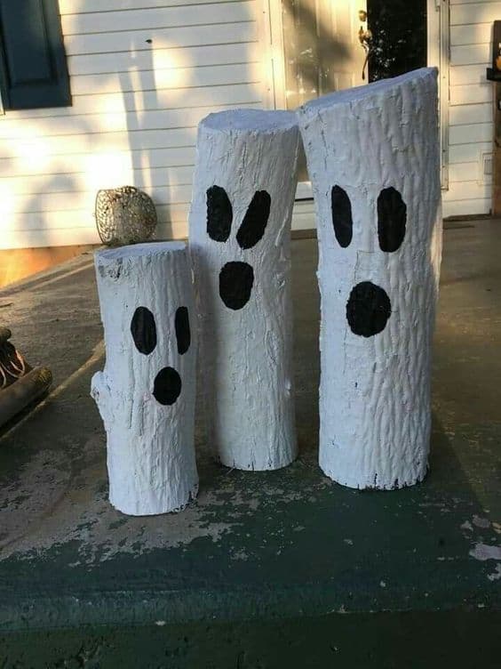 Charming Ghostly Log Family