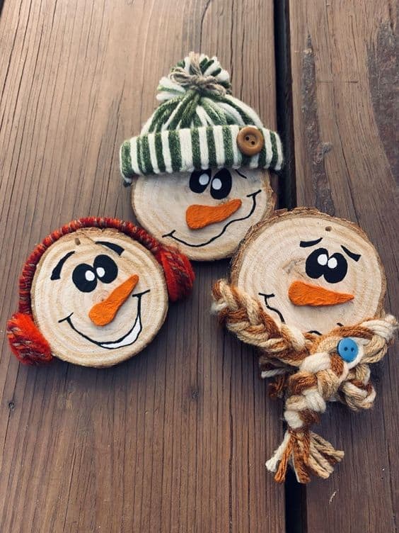 Cozy Wooden Snowman Faces