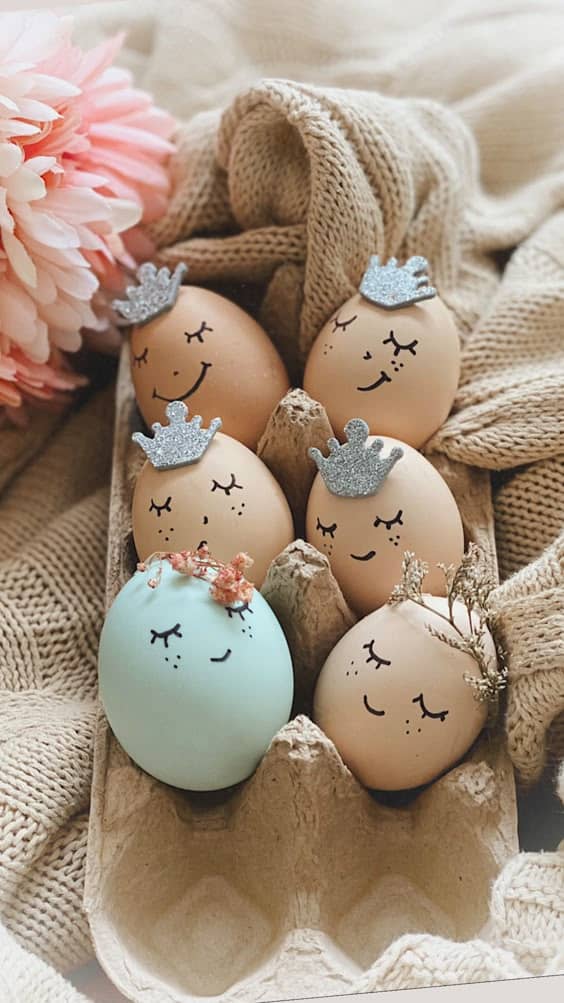 Adorable Crowned Easter Eggs