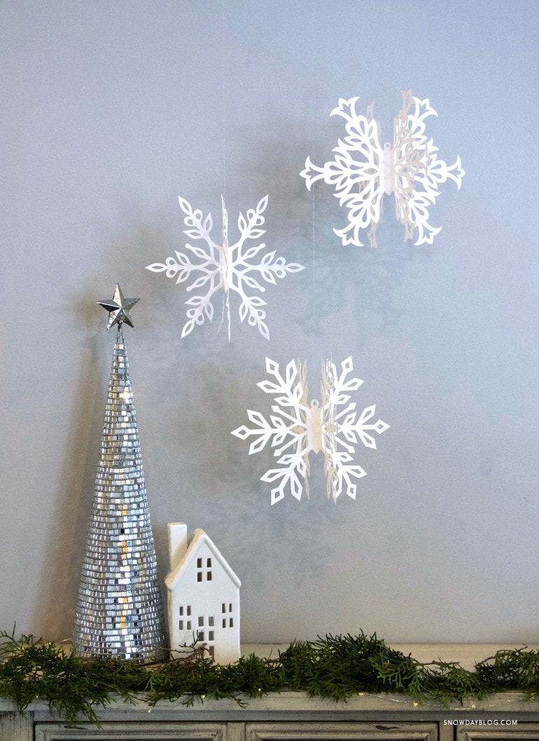 Delicate Hanging Snowflake Magic