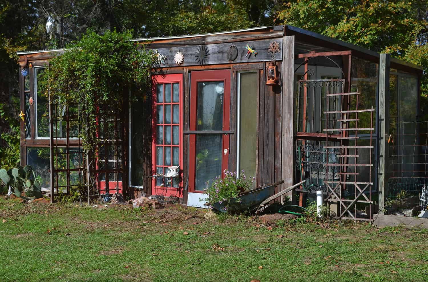 20+ Awesome Backyard Greenhouse Ideas For Gardening Enthusiasts