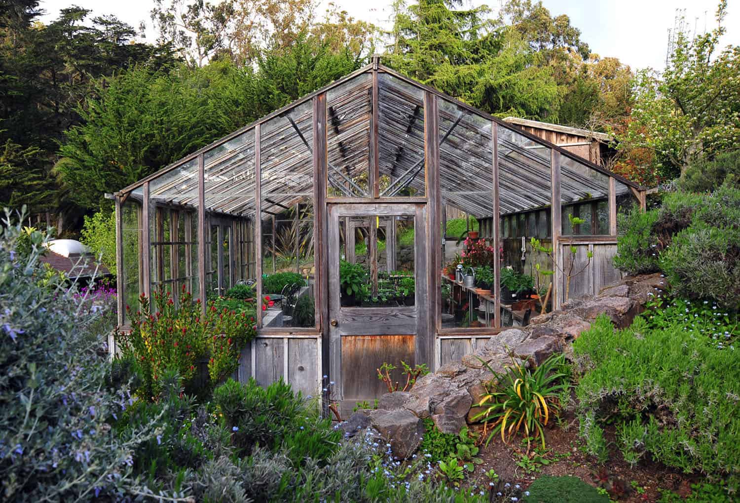 rustic-greenhouse-hideaway