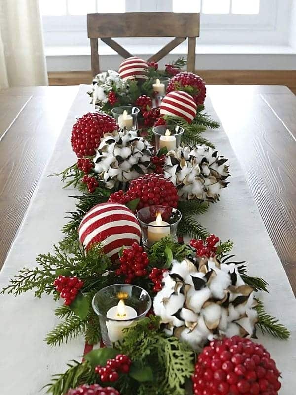 Berry-Filled Holiday Garland