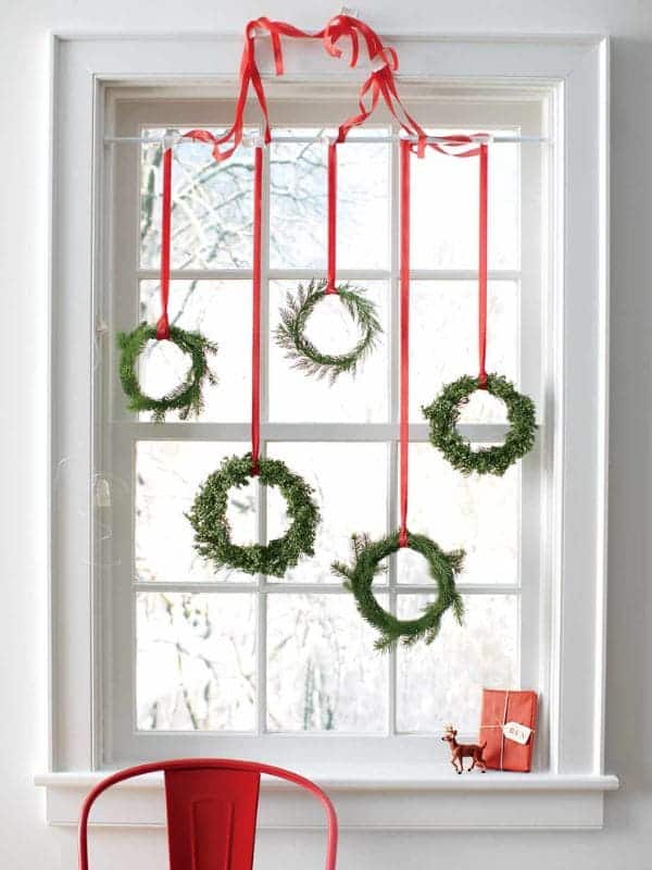 Charming Mini Wreath Christmas Window Display